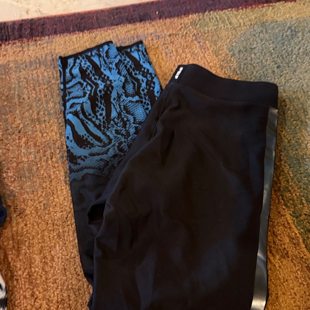 Ultracor x SoulCycle Black and Blue Patterned Leggings medium